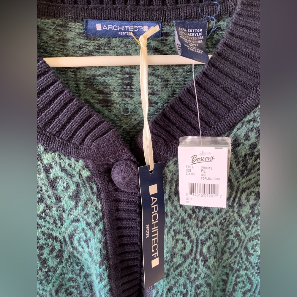 NWT Ladies Sweater Size Petite Large